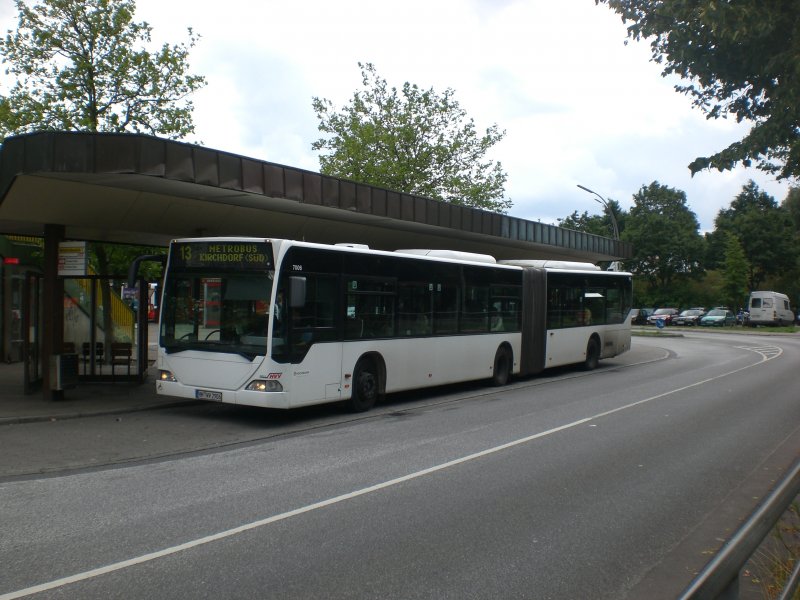 Mercedes-Benz O 530 I (Citaro) auf der Linie 13 nach Kirchdorf(Sd) am S-Bahnhof Wilhemsburg.