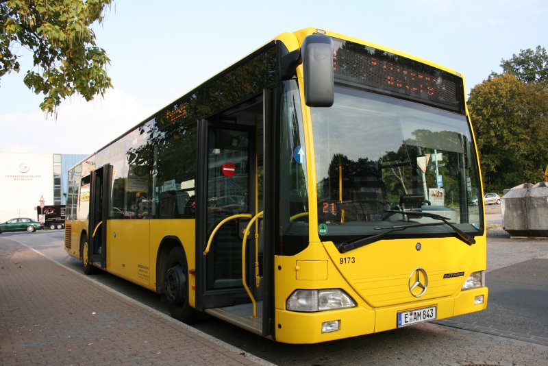 Mesenhohl 9173 (E AM 843) auf der Linie 751 an