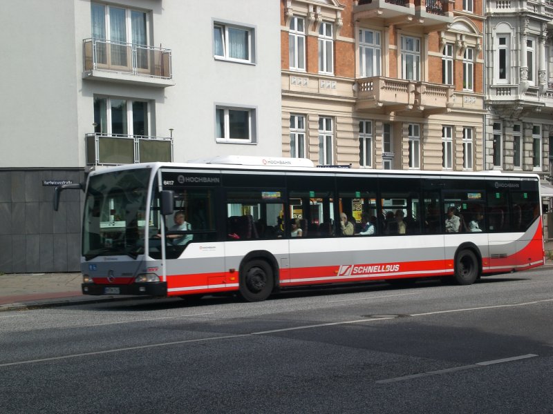 Mercedes-Benz O 530 I  (Citaro) auf der Linie 37 nach Schenefelder Platz an der Haltestelle Mundsburger Brcke.
