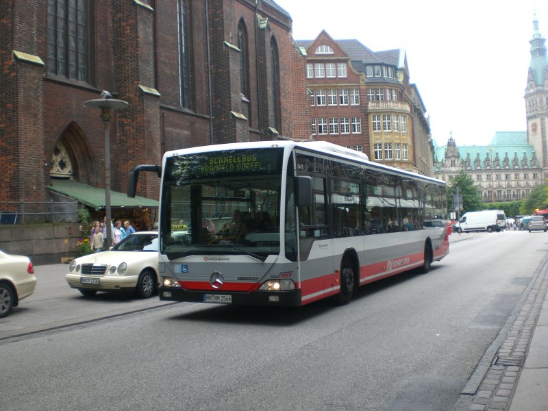 Mercedes-Benz O 530 I  (Citaro) auf der Linie 37 nach Bramfeld Dorfplatz an der Haltestelle Rathausmarkt.