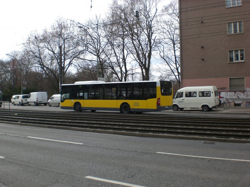 Mercedes-Benz O 530 II (Citaro Facelift) auf der Linie 259 nach Weiensee Stadion Buschallee/Hansastrae an der Haltestelle Weiensee Berliner Allee/Indira-Ghandi-Strae.