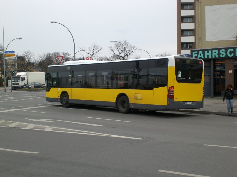 Mercedes-Benz O 530 II (Citaro Facelift) auf der Linie 271 am U-Bahnhof Rudow.