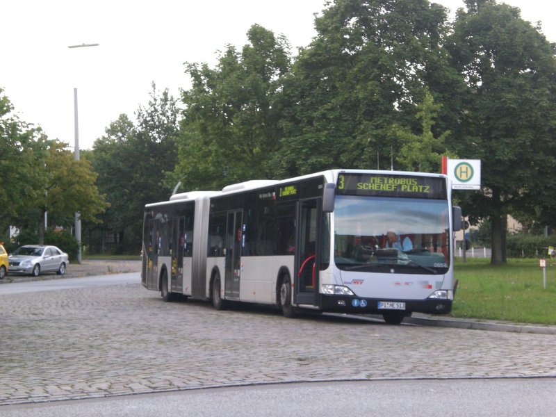 Mercedes-Benz O 530 II (Citaro Facelift) auf der Linie 2 nach Schenefeld Schenefelder Platz an der Haltestelle Bahrenfeld Trabrennbahn.
