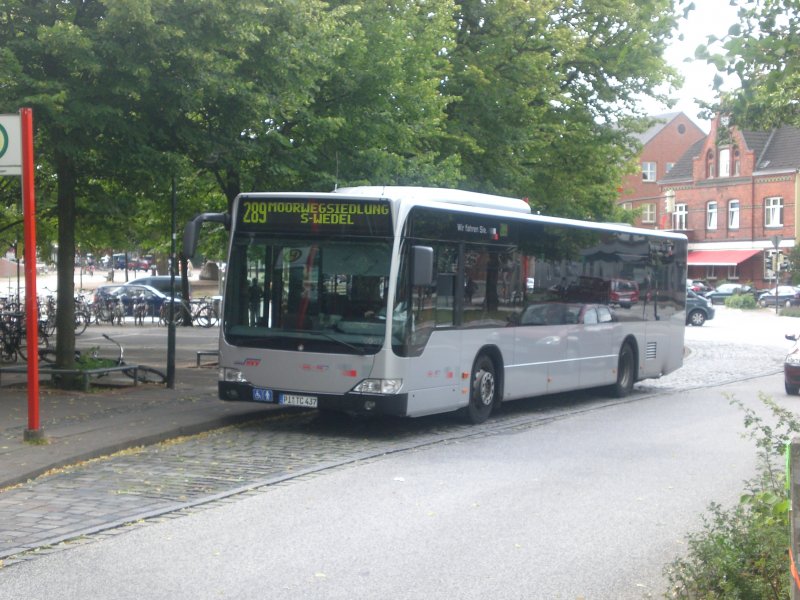 Mercedes-Benz O 530 II (Citaro Facelift) auf der Linie 289 nach Wedel Moorwegsiedlung am S-Bahnhof Wedel.
