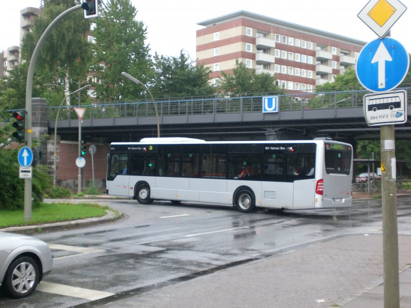 Mercedes-Benz O 530 II (Citaro Facelift) auf der Linie 26 nach S-Bahnhof Hamburg Airport am U-Bahnhof Alsterdorf.