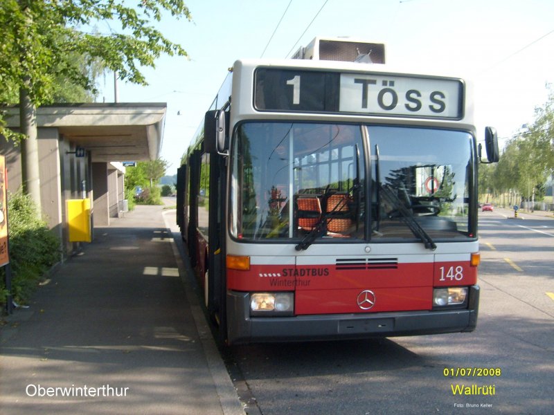 Mercedes Gelenktrolleybus 148 in der Endstation Oberwinterthur (frher: Wallrti) am 1.7.08