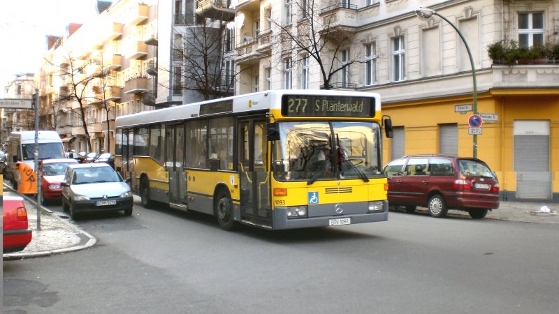 Mercedes-Stadtbus auf der Linie 277, Februar 2008 Berlin-Neuklln