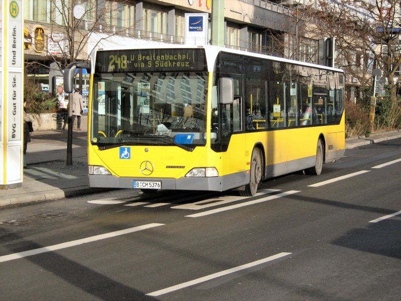 Mercedes-Stadtbus in Berlin, Hst. Marienkirche am 10.1.2008