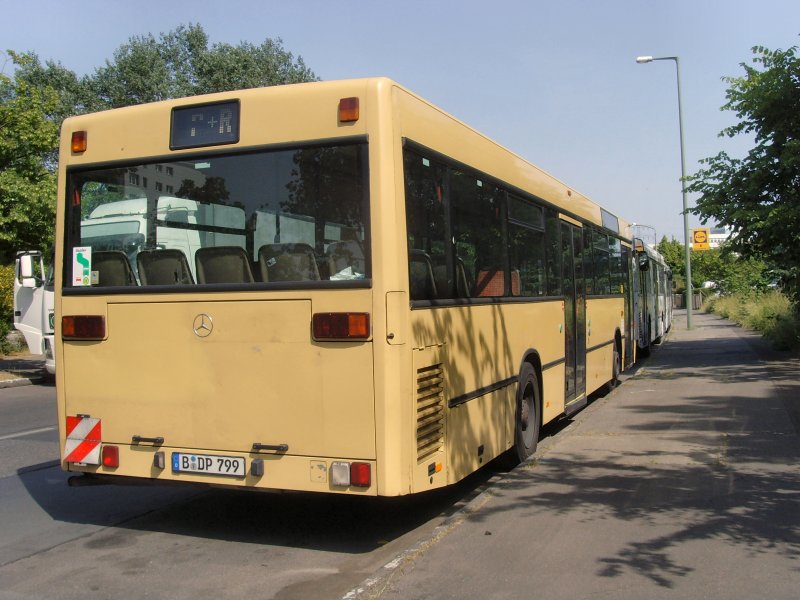 Mercedes-Stadtbus in berlin, Storkower Strasse, Juni 2008
