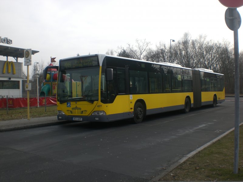 Metrobus 49 an der Endhaltestelle Heerstrae/Nennhauser Damm.