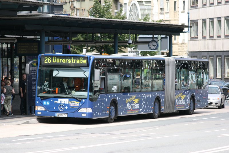 MoBiel  BI MO 750 fhrt zur Drerstr. mit der Linie 25.
Werbung: Bielefelder Nachtbus