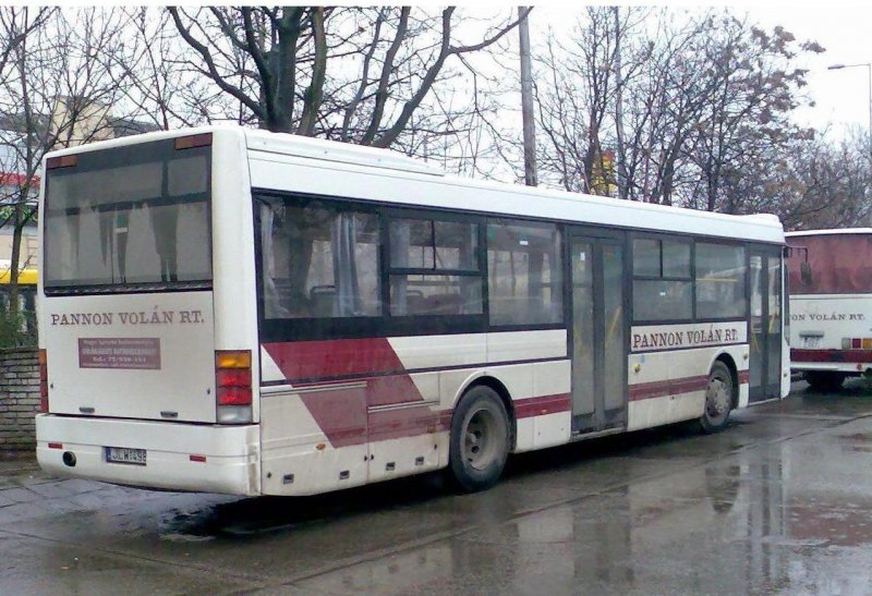 NABI 700SE (North American Bus Industries) 
Bus wurde auf  SCANIA L94 UB 4x22  Gestelle gebaut.
NABI wurde von Ikarus gegründet, um nach Amerika zu exportieren.
Dieser Typ ist nur für den ungarischen Markt, und in Ungarn produziert.
Baujahr: 2004.