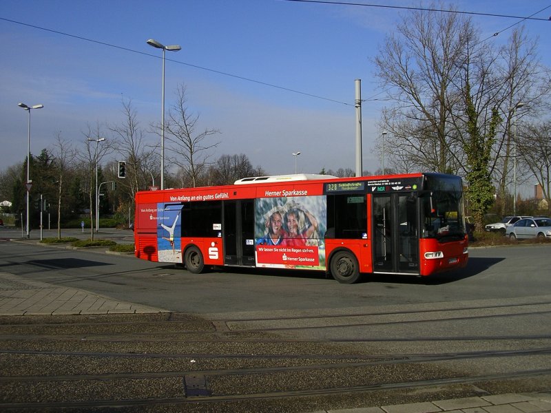 Neoplan ,Linie 328 bei der Einfahrt in Wanne Eickel Hbf./Bbf.(07.02.2008)