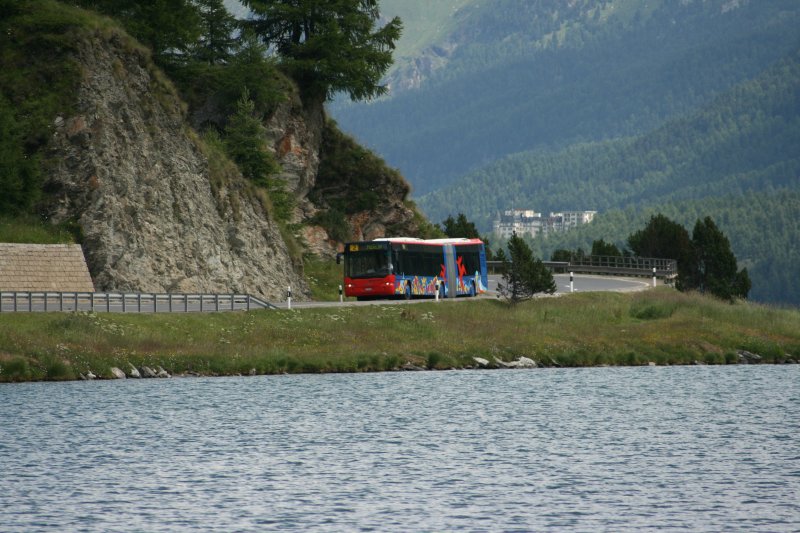 Neoplan N4421 GR 156'993 von EngadinBus unterwegs auf der Linie 2 am Silsersee. 30.7.2008. 