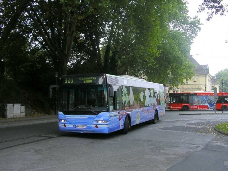 Neoplan,HCR,Linie 323 in Wanne Eickel.(23.09.2008)