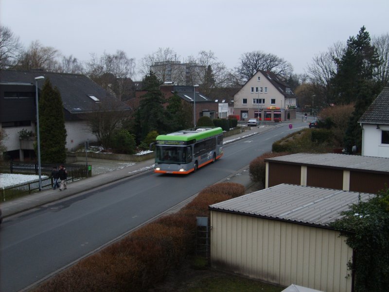 O530 der stra als Buslinie 124 in Misburg mit Fahrtziel Misburg/Waldfriedhof 
