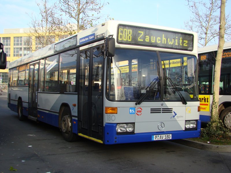 P:AV 180 auf der Linie 608 nach Zauchwitz. Aufgenommen am 28.11.2007