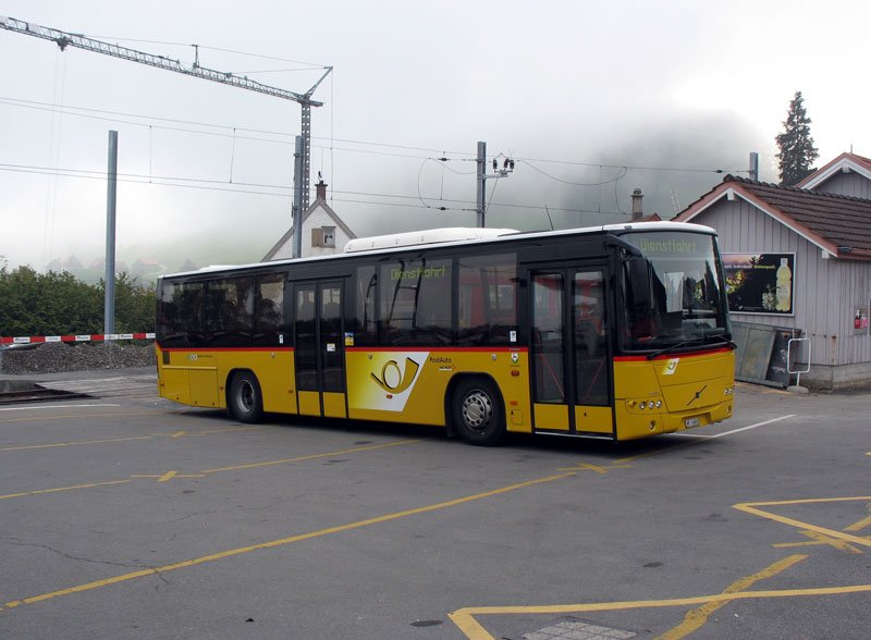 Volvo-Postauto am Bahnhof Heiden (bei Nebel); 16.10.06
 