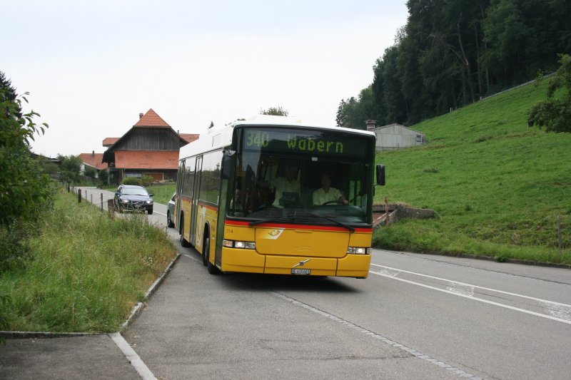 PostAuto Bern Nr. 514 (BE 615'601, Volvo/Hess B7L, 1999) am 21.8.2009 in Kehrsatz, Tannacker.