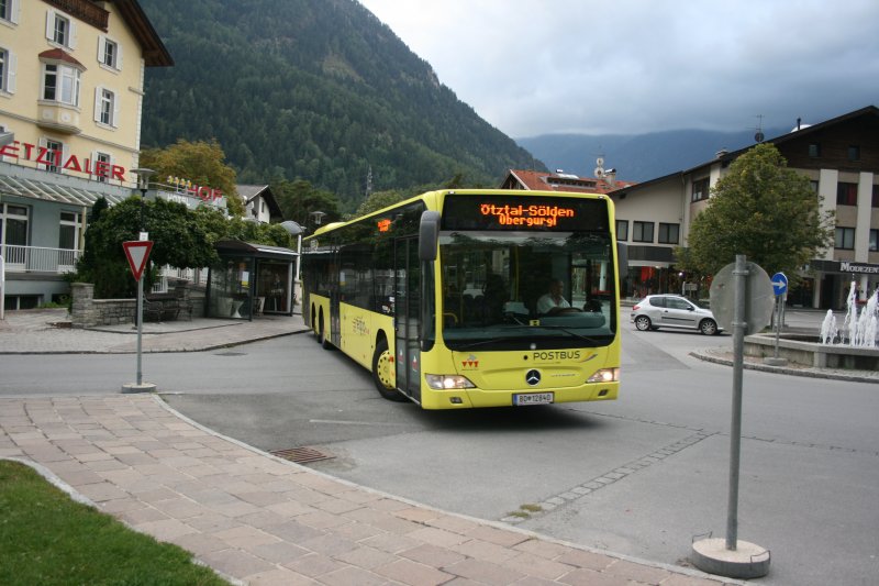 Postbus BD12'840 (MB Citaro Facelift L, 2008) am 12.9.2009 am Bahnhof tztal. 