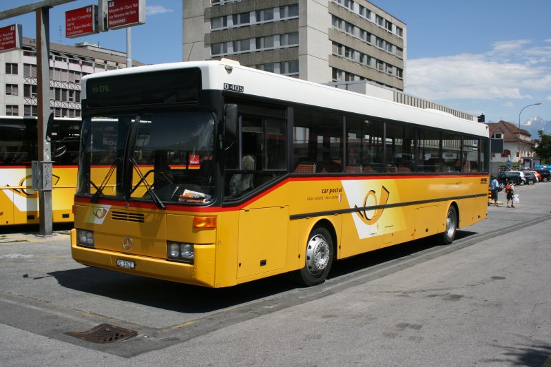 PU Dubuis, Savise, VS 83'631 (MB O405, 1990, ex Postauto Nordwestschweiz) am 27.7.2009 am Bahnhof Sion. 