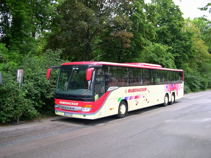 Region Baden Wrttemberg - Die Firma Rbenacker aus Altensteig war am 22.07.2009 mit einem Setra S 419 UL zu Besuch in Stuttgart. Hier steht das Fahrzeug abgestellt am Busbahnhof in Stuttgart.