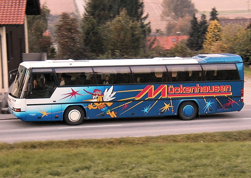 Reisebus  Mckenhausen  - Sommer 2003 in Mitterskirchen