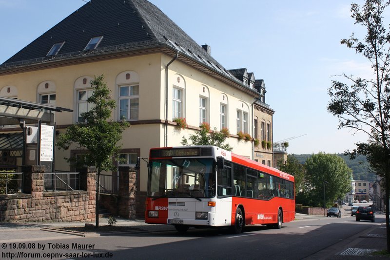 19.09.08: In H�he des Schiffweiler Rathaues (Hintergrund) konnte einen O
