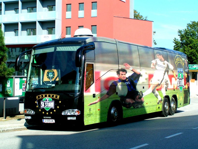 Scania-Mannschaftsbus des Fussballclub SK-Sturm, anlsslich eines Auswrtsspieles in RIED i.I. 070819