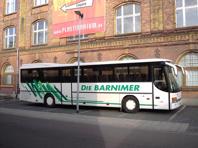 Setra der Barminer Busgesellschaft am 23.02.2008 vor dem Plastinarium in Guben