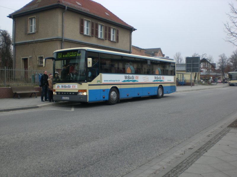 Setra S 200er-Serie auf der Linie 737 nach Wildau A10-Center Ost am S-Bahnhof Knigs Wusterhausen.