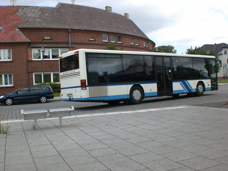 Setra S 300er-Serie NF auf der Linie 204 am Bahnhof Ribnitz-Dammgarten.