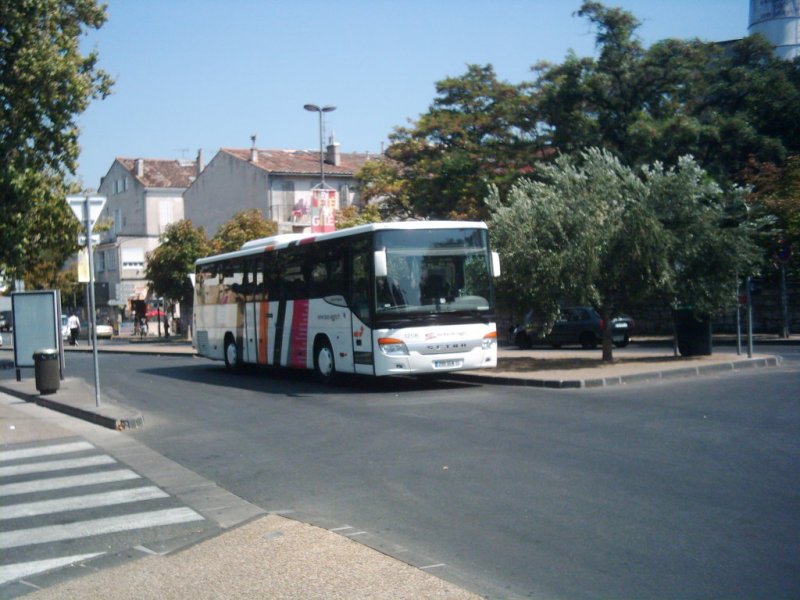 Setra S 415 UL in Aubagne (stlich von Marseille) im Einsatz im berlandverkehr.