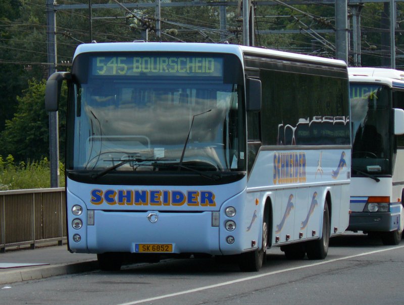 (SK 6852) Irisbus  Ares der Firma Schneider aus Kehmen fotografiert am Bahnhof in Ettelbrck. 04.07.08 