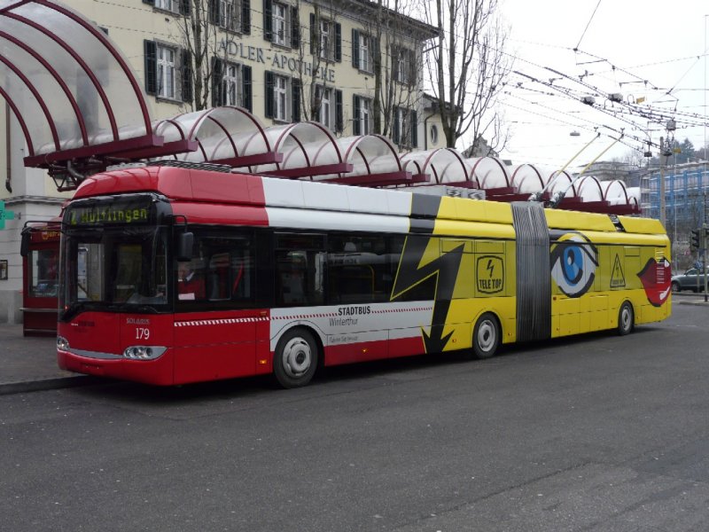 Solaris Gelenktrolleybus 179 mit teilwerbung eingeteilt auf der Linie 2 Wlflingen im Busbahnhof vor dem Bahnhof 01.01.2008