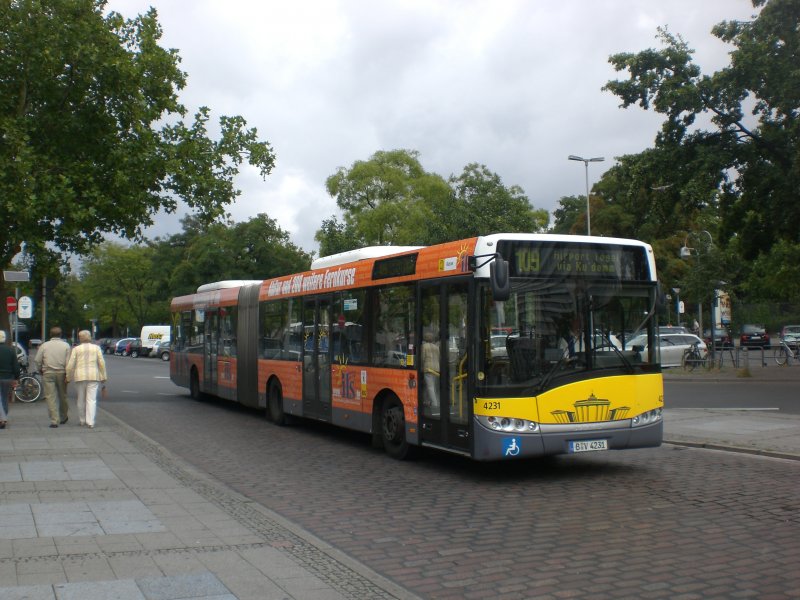 Solaris Urbino auf der Linie 109 nach Flughafen Tegel am S+U Bahnhof Zoologischer Garten.
