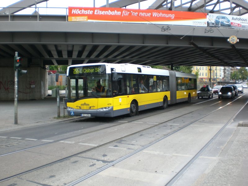Solaris Urbino auf der Linie 255 nach U-Bahnhof Osloer Strae am S+U Bahnhof Pankow.