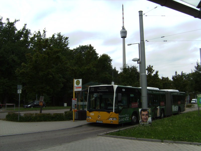 SSB Gelenkbus O530G S-SB 7067 (Bj. 2003) an der Endhaltestelle am Stuttgarter Fernsehturm mit Fahrziel Plieningen Seemhlenweg.