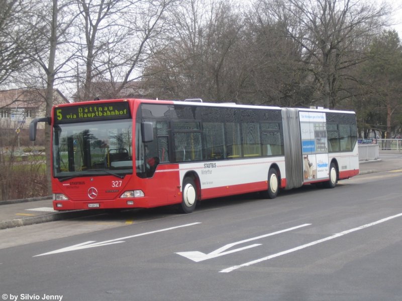 Stadtbus Winterthur Nr. 327 am 1.2.09 beim Technorama. Seit dem Fahrplanwechsel werden bei den Bussen der Linie 5 angezeigt, dass sie via Hauptbahnhof fahren.