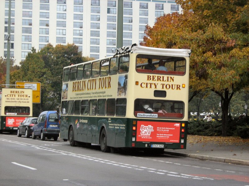Stadtrundfahrtbus in Berlin-Mitte, 12. 10. 2008