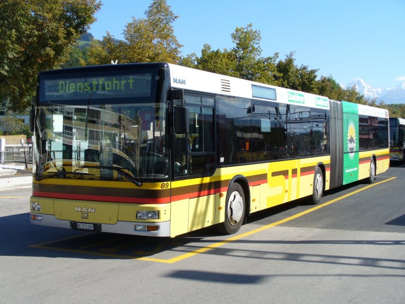 STI - MAN Gelenkbus Nr.89 BE 572089 bei den Provisorisch Bushaltestellen neben dem Bahnhof Thun am 20.09.2007
