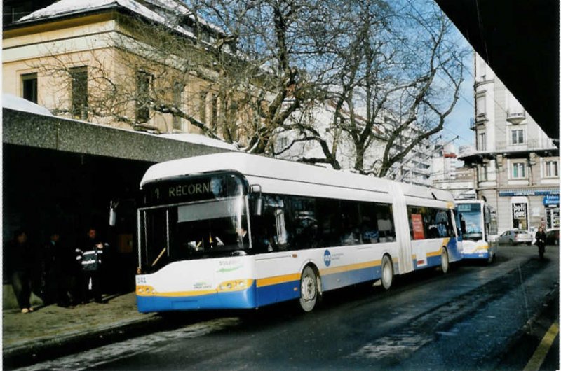 TC La Chaux-de-Fonds Nr. 141 Solaris Trolleybus am 22. Dezember 2007 La Chaux-de-Fonds, Bahnhof