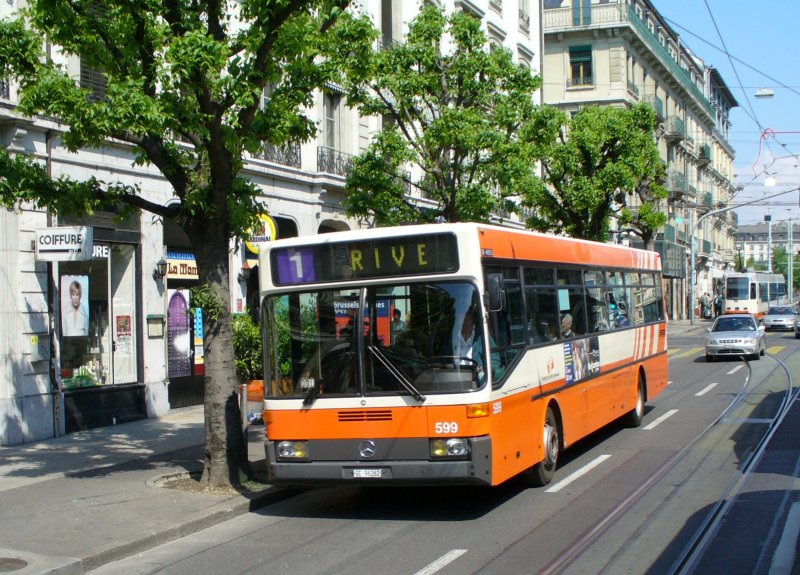 TG - Mercedes Bus D 405 Nr.599 eingeteillt auf der Linie 1 nach RIVE unterwegs in den Strassen von Genf ( Genve )am 06.05.2007