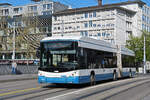 Hess Trolleybus 171 berquert am 12.04.2024 als Dienstfahrt die Gessnerbrcke.