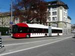 tpf - Hess-Swisstrolleybus Nr.526 unterwegs in der Stadt Fribourg am 09.04.2011