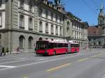NAW Trolleybus mit der Bertreibsnummer 9 auf der Linie 11 beim Bahnhof Bern.