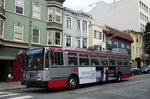 Bus United States of America (USA): Bus San Francisco (Kalifornien): Škoda 14TrSF, ein O-Bus mit der Wagennummer 5550 der San Francisco Municipal Railway (MUNI), aufgenommen im April 2016 im Stadtgebiet von San Francisco (Kalifornien).