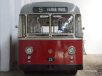 Der in Italien gebaute BUT Leyland Trolleybus Nr. 23 steht im Straßenbahnmuseum von Porto (Februar 2017).