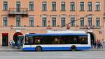 Trolsa 5265 Megapolis Oberleitungsbus auf dem Newski-Prospekt (Невский проспект) in St. Petersburg, 16.7.17 