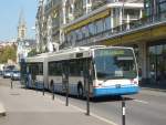 VMCV  -  Van Hool Gelenktrolleybus 11 verlsst die Haltestelle Centre des Congrs in Montreux am 18.8.2009